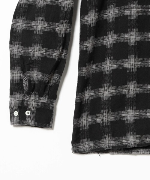 BEAMS PLUS（ビームスプラス）の「ブラッシュド サテン チェック オープンカラー シャツ（シャツ/ブラウス・メンズ・ブラック/レッド・S/M/L/XL）」の4枚目の写真