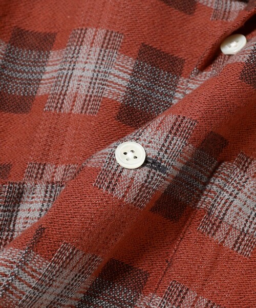 BEAMS PLUS（ビームスプラス）の「ブラッシュド サテン チェック オープンカラー シャツ（シャツ/ブラウス・メンズ・ブラック/レッド・S/M/L/XL）」の12枚目の写真