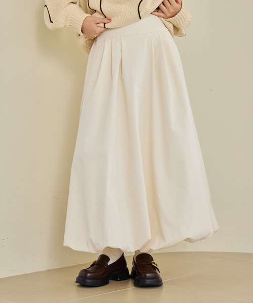 OLUN(オルン)の「long balloon skirt/ロングバルーンスカート(スカート・レディース・ブラック/アイボリー・SMALL/MEDIUM)」の10枚目の写真