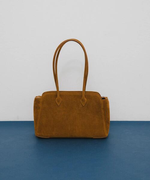 KBF(ケイビーエフ)の「ロングショルダーボストンBAG(ボストンバッグ・レディース・ダークブラウン/キャメル・ONE)」の6枚目の写真