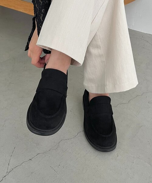 CAPRICIEUX LE'MAGE（カプリシューレマージュ）の「スエードローファー（ローファー・レディース・ブラック/ベージュ・38/36/37）」の4枚目の写真