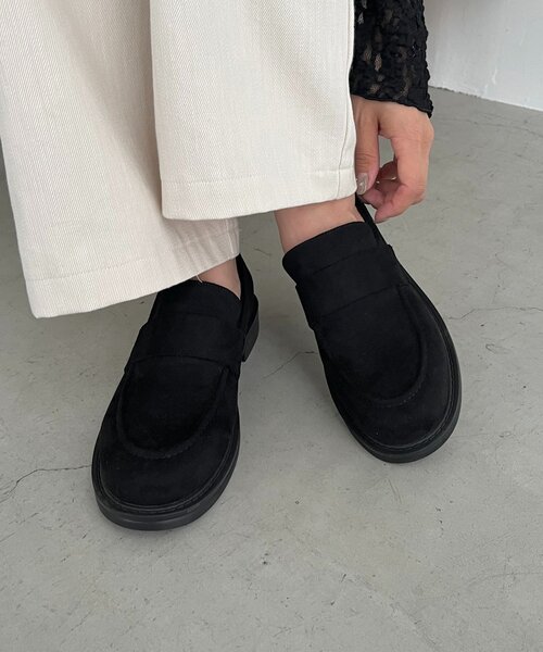 CAPRICIEUX LE'MAGE（カプリシューレマージュ）の「スエードローファー（ローファー・レディース・ブラック/ベージュ・38/36/37）」の5枚目の写真