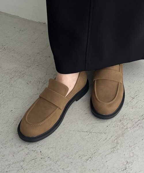 CAPRICIEUX LE'MAGE（カプリシューレマージュ）の「スエードローファー（ローファー・レディース・ブラック/ベージュ・38/36/37）」の9枚目の写真