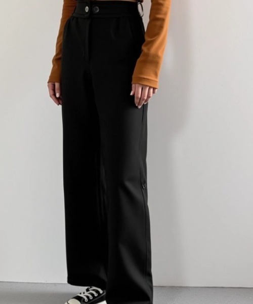 cammie(キャミー)の「ウエストボタンデザインタックパンツ(スラックス・レディース・ブラック/ブラウン・L/M)」の4枚目の写真