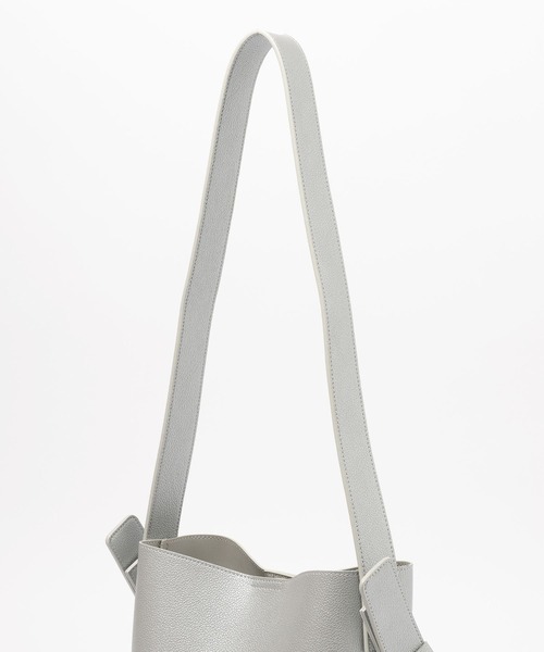 LEPSIM(レプシィム)の「アジャストベルトバッグ 595115(ショルダーバッグ・レディース・シルバー/ブラック/モカ・ONE SIZE)」の11枚目の写真