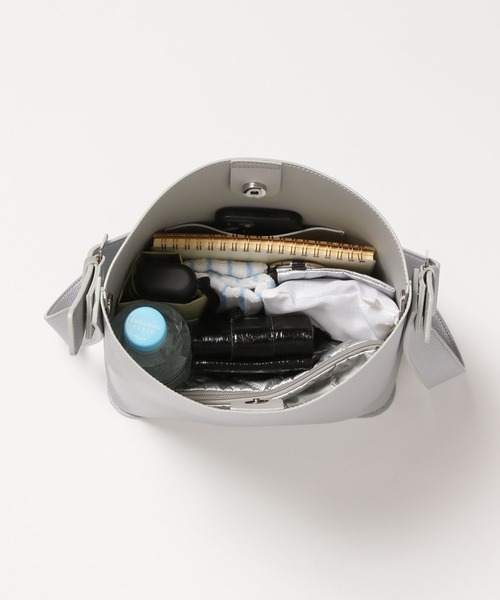 LEPSIM(レプシィム)の「アジャストベルトバッグ 595115(ショルダーバッグ・レディース・シルバー/ブラック/モカ・ONE SIZE)」の15枚目の写真