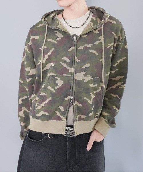 SPINNS（スピンズ）の「短丈ダブルジップパーカー/プレーン/無地/カモフラージュ/ショート丈（パーカー・メンズ・ブラック系その他/杢グレー/グレー系その他/ピンク系その他/ウッドランド・ONESIZE）」の2枚目の写真