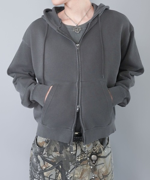 SPINNS（スピンズ）の「短丈ダブルジップパーカー/プレーン/無地/カモフラージュ/ショート丈（パーカー・メンズ・ブラック系その他/杢グレー/グレー系その他/ピンク系その他/ウッドランド・ONESIZE）」の21枚目の写真