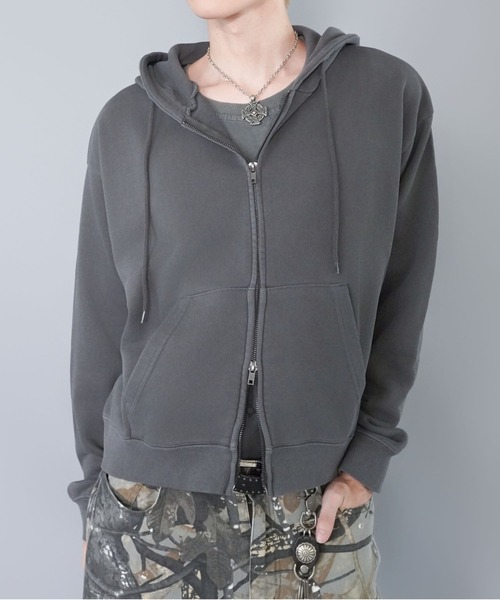 SPINNS（スピンズ）の「短丈ダブルジップパーカー/プレーン/無地/カモフラージュ/ショート丈（パーカー・メンズ・ブラック系その他/杢グレー/グレー系その他/ピンク系その他/ウッドランド・ONESIZE）」の22枚目の写真