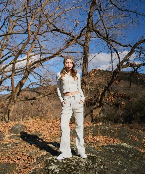 ELEMENT(エレメント)の「ELEMENT レディース TIGHT RIB FULL ZIP W スウェットジャケット 【2025年秋冬モデル】/エレメントショート丈ダブルジップスウェットトップス(カーディガン/ボレロ・レディース・ブラック/ブラック系その他/ホワイト系その他・MEDIUM)」の6枚目の写真