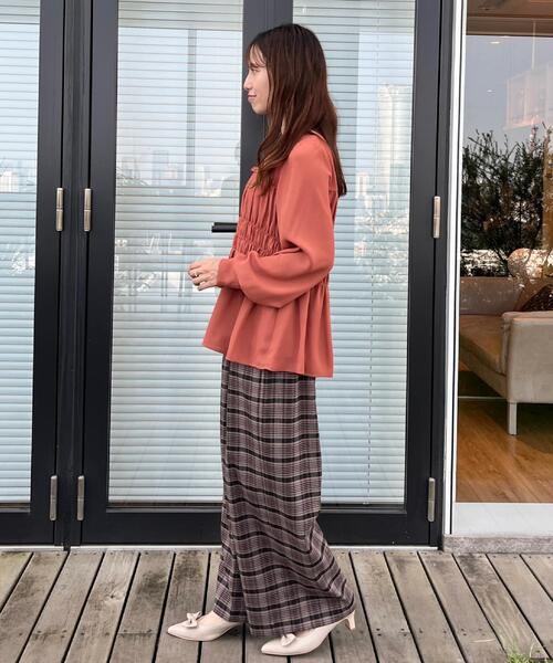 couture brooch（クチュールブローチ）の「【マシンウォッシャブル・きれいめ・通勤】シャーリングチュニックブラウス（シャツ/ブラウス・レディース・レンガ/ブラック/ナチュラル・36/38/40/42）」の17枚目の写真