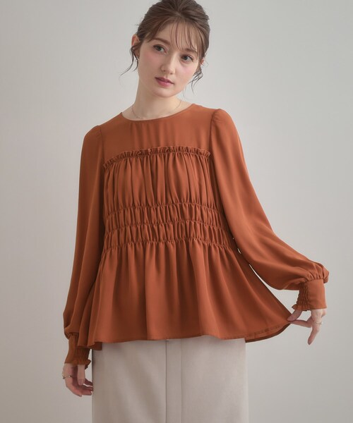 couture brooch（クチュールブローチ）の「【マシンウォッシャブル・きれいめ・通勤】シャーリングチュニックブラウス（シャツ/ブラウス・レディース・レンガ/ブラック/ナチュラル・36/38/40/42）」の11枚目の写真
