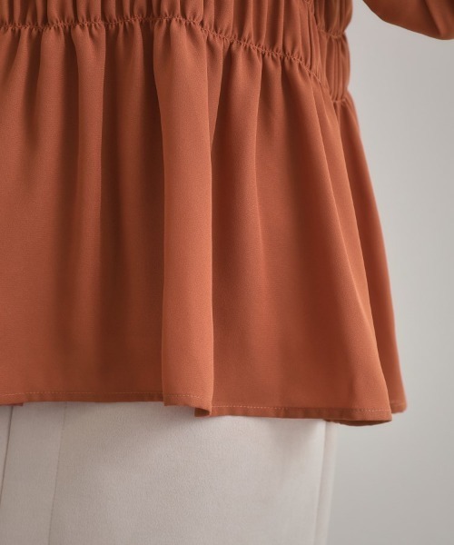 couture brooch（クチュールブローチ）の「【マシンウォッシャブル・きれいめ・通勤】シャーリングチュニックブラウス（シャツ/ブラウス・レディース・レンガ/ブラック/ナチュラル・36/38/40/42）」の9枚目の写真