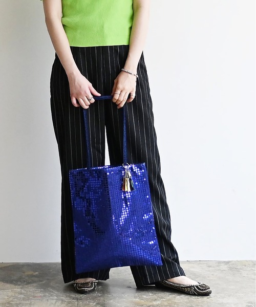 COMMON WARE（コモンウェアー）の「EM:cheek チーク disc tote/ディスコ トート（ショルダーバッグ・レディース・ブルー/シルバー/ゴールド/グリーン/ブラック・FREE）」の4枚目の写真