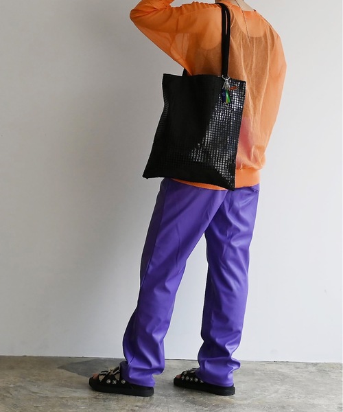 COMMON WARE（コモンウェアー）の「EM:cheek チーク disc tote/ディスコ トート（ショルダーバッグ・レディース・ブルー/シルバー/ゴールド/グリーン/ブラック・FREE）」の2枚目の写真