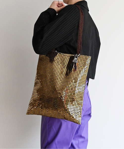 COMMON WARE（コモンウェアー）の「EM:cheek チーク disc tote/ディスコ トート（ショルダーバッグ・レディース・ブルー/シルバー/ゴールド/グリーン/ブラック・FREE）」の11枚目の写真