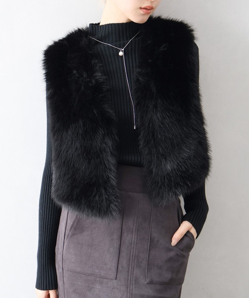 SpRay（スプレイ）の「エコファーショートベスト（ベスト・レディース・アイボリー/グレー/ブラック/グレイッシュベージュ・FREE）」の3枚目の写真