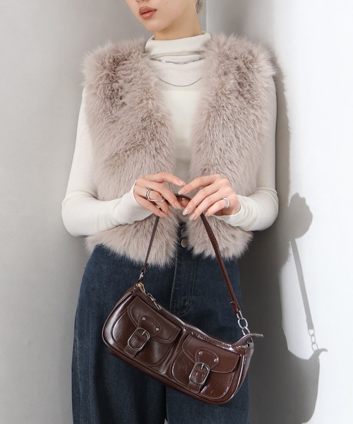 SpRay（スプレイ）の「エコファーショートベスト（ベスト・レディース・アイボリー/グレー/ブラック/グレイッシュベージュ・FREE）」の7枚目の写真