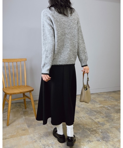 Doumoi(ドゥモエ)の「フラワーモチーフ ハートボタン ニット カーディガン(カーディガン/ボレロ・レディース・グレー/アイボリー・FREE)」の22枚目の写真