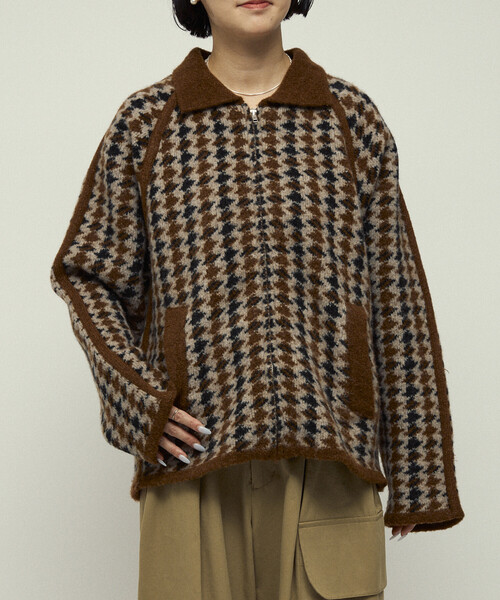 Firsthand（ファーストハンド）の「Firsthand/ファーストハンド ウール混 ガンクラブ チェック ニット ジップ ブルゾン（カーディガン/ボレロ・レディース・ブラウン/グレー・FREE）」の4枚目の写真