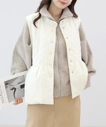 Aletta vita（アレッタビータ）の「スナップボタン中綿ペプラムベスト（ダウンベスト）」