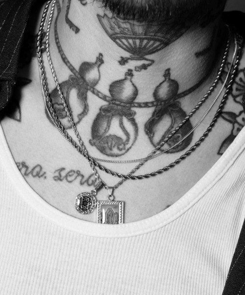 Subciety(サブサエティ)の「Epoxy brass necklace(ネックレス・メンズ・ゴールド・FREE)」の15枚目の写真