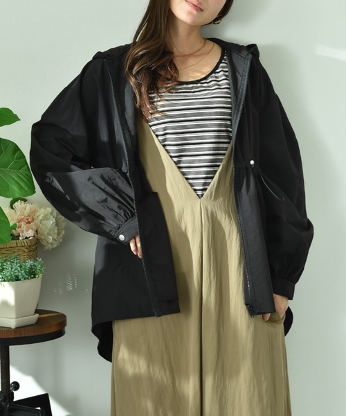 INTERPLANET（インタープラネット）の「【撥水加工】フード付ウエストドロストマンパー（マウンテンパーカー・レディース・ブラック/ライトベージュ・FREE）」の19枚目の写真