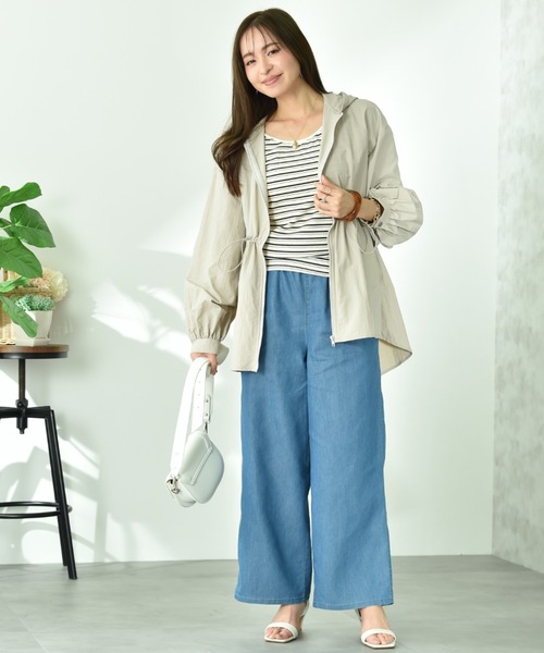 INTERPLANET（インタープラネット）の「【撥水加工】フード付ウエストドロストマンパー（マウンテンパーカー・レディース・ブラック/ライトベージュ・FREE）」の6枚目の写真