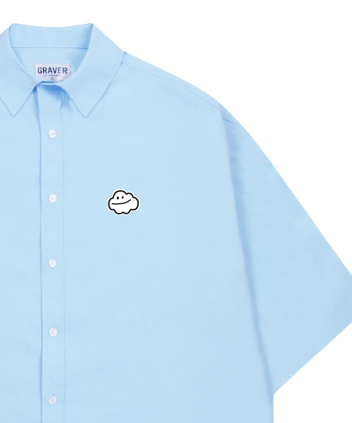 GRAVER（グレーバー）の「[ユニセックス]雲スマイル刺繍オーバーサイズ半袖シャツ_スカイブルー（シャツ/ブラウス・レディース・スカイブルー・MEDIUM/LARGE）」の3枚目の写真