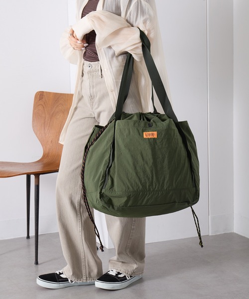 UNIVERSAL OVERALL（ユニバーサルオーバーオール）の「【UNIVERSAL OVERALL】シンゲンブドウバッグ (L) UVO-189（ハンドバッグ・レディース・グレイッシュベージュ/ベージュ/ダークオリーブ/ブラック・FREE）」の4枚目の写真