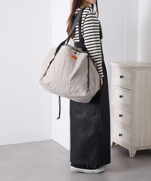 UNIVERSAL OVERALL（ユニバーサルオーバーオール）の「【UNIVERSAL OVERALL】シンゲンブドウバッグ (L) UVO-189（ハンドバッグ・レディース・グレイッシュベージュ/ベージュ/ダークオリーブ/ブラック・FREE）」の10枚目の写真