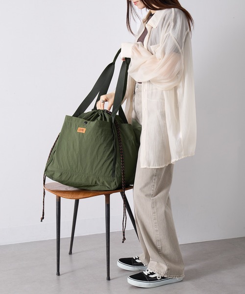 UNIVERSAL OVERALL（ユニバーサルオーバーオール）の「【UNIVERSAL OVERALL】シンゲンブドウバッグ (L) UVO-189（ハンドバッグ・レディース・グレイッシュベージュ/ベージュ/ダークオリーブ/ブラック・FREE）」の21枚目の写真