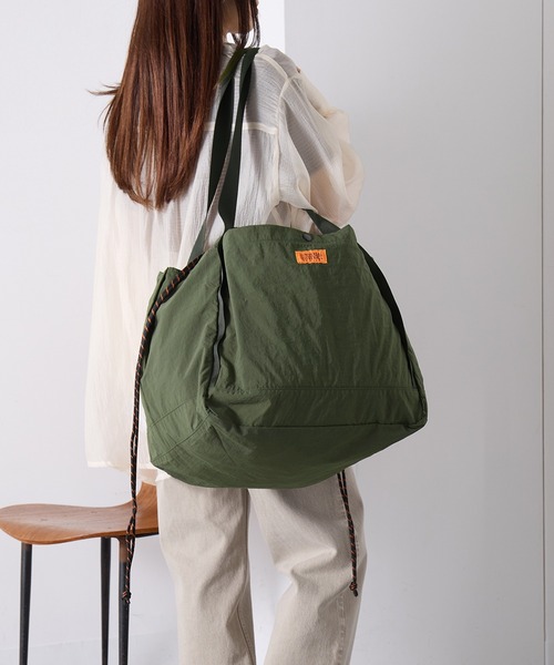 UNIVERSAL OVERALL（ユニバーサルオーバーオール）の「【UNIVERSAL OVERALL】シンゲンブドウバッグ (L) UVO-189（ハンドバッグ・レディース・グレイッシュベージュ/ベージュ/ダークオリーブ/ブラック・FREE）」の17枚目の写真