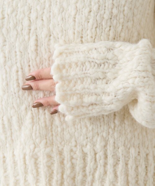 Whim Gazette（ウィムガゼット）の「ローゲージスキッパープルオーバー（ニット/セーター・レディース・オフホワイト/ベージュ/レッド・FREE）」の8枚目の写真