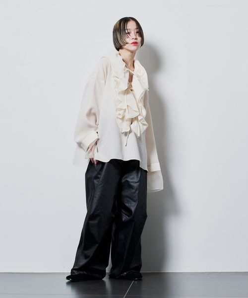 MIOSMOKEY（MIOSMOKEY）の「MIOSMOKEY RUFFLE BLOUSE MIO-252ST002：ブラウス（シャツ/ブラウス・レディース・ホワイト・38）」の6枚目の写真