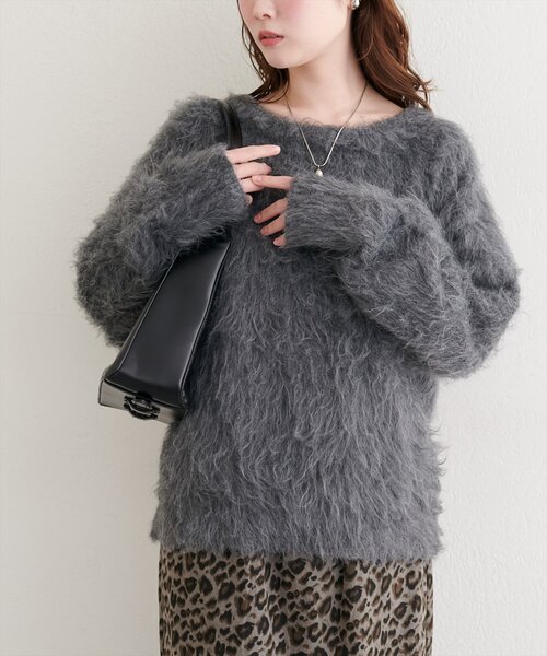 natural couture(ナチュラルクチュール)の「ロングフェザークルーネックニットプルオーバー(ニット/セーター・レディース・ベージュ/ピンク/オフホワイト/チャコールグレー・FREE)」の12枚目の写真