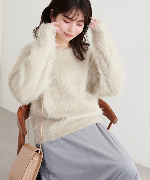 natural couture(ナチュラルクチュール)の「ロングフェザークルーネックニットプルオーバー(ニット/セーター・レディース・ベージュ/ピンク/オフホワイト/チャコールグレー・FREE)」の15枚目の写真