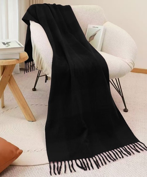 DAY CLOSET（デイ クローゼット）の「【男女兼用/192×70cm大判】ふんわりあったかフリンジストール/マフラー レディース メンズ（ストール/ショール・レディース・ダークグレー/レッド/ホワイト/レンガ/ダークブラウン/グレー/ベージュ/ブラック・ONE SIZE）」の9枚目の写真