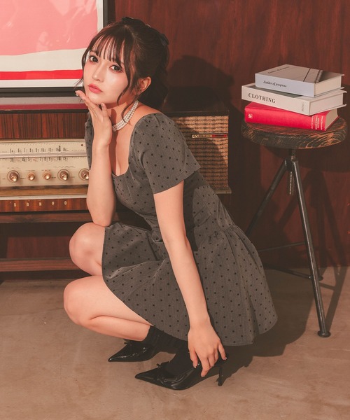 Tika（ティカ）の「キャバドレス ミニ フレア 半袖ドット パフスリーブ バックレースアップドレス ワンピース キャバワンピ ミニ丈（ワンピース・レディース・アイボリー/ダークグレー・M/L）」の17枚目の写真