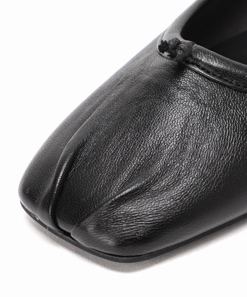 GRISE(グリーズ)の「《追加》GRISEレザースクエアプリーツフラット(その他シューズ・レディース・ブラック系その他/シルバー/ベージュ/ブルー系その他・22cm/24cm/24.5cm/25cm/21.5/23.5cm/23cm/22.5cm/25.5cm)」の11枚目の写真