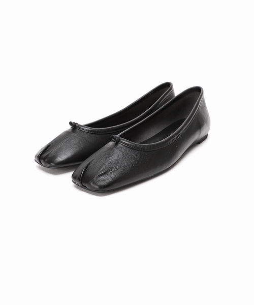 GRISE(グリーズ)の「《追加》GRISEレザースクエアプリーツフラット(その他シューズ・レディース・ブラック系その他/シルバー/ベージュ/ブルー系その他・22cm/24cm/24.5cm/25cm/21.5/23.5cm/23cm/22.5cm/25.5cm)」の5枚目の写真