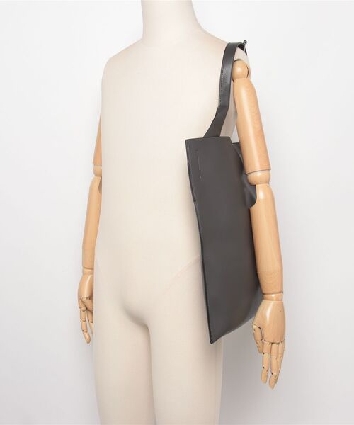 MAISON CLUB(メゾンクラブ)の「【MAISON CLUB】one handle bag ワンハンドルトートバッグ(トートバッグ・メンズ・ブラック/ブラウン/グレー・FREE)」の16枚目の写真