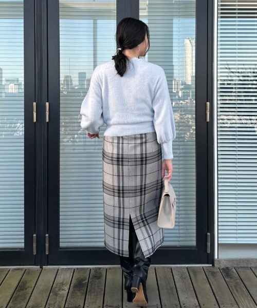 couture brooch(クチュールブローチ)の「【前後2WAY】Springフェザーカーデトップス(カーディガン/ボレロ・レディース・ブラウン系その他/サックスブルー/オフホワイト/パープル・36/38/42)」の8枚目の写真