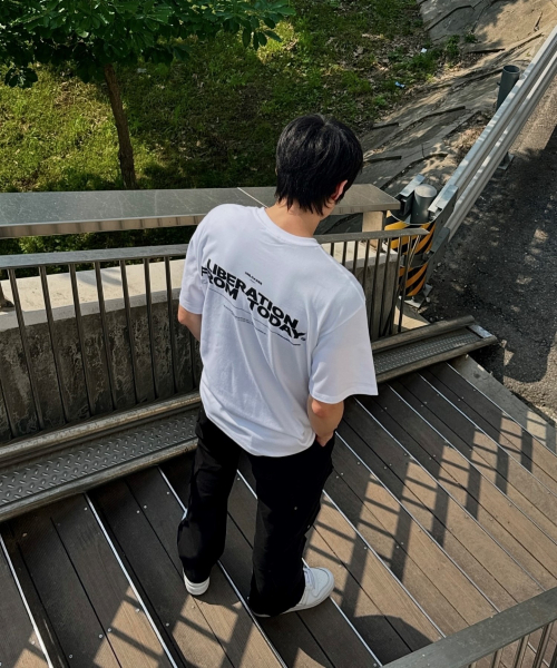 UNLOADER（アンローダー）の「パーマネントAタイプオーバーサイズTシャツ[ホワイト]（Tシャツ/カットソー・レディース・その他・X-LARGE/MEDIUM）」の4枚目の写真