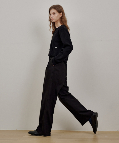 LOSSYROW（ロッシロー）の「Soft Two-Tuck Wide Slacks Black（スラックス・レディース・ブラック・SMALL/MEDIUM/LARGE）」の2枚目の写真