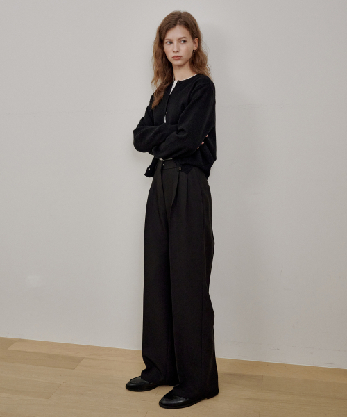 LOSSYROW（ロッシロー）の「Soft Two-Tuck Wide Slacks Black（スラックス・レディース・ブラック・SMALL/MEDIUM/LARGE）」の4枚目の写真