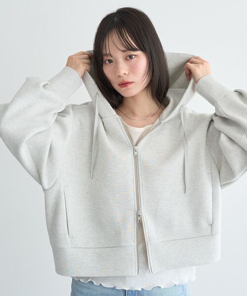 earth music&ecology(アースミュージックアンドエコロジー)の「エアもちフーディブルゾン(パーカー・レディース・杢グレー/アイボリー/ブラック・FREE)」の4枚目の写真