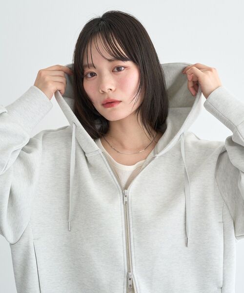 earth music&ecology(アースミュージックアンドエコロジー)の「エアもちフーディブルゾン(パーカー・レディース・杢グレー/アイボリー/ブラック・FREE)」の20枚目の写真