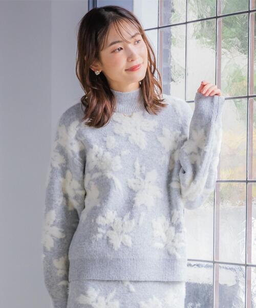 ITS'DEMO(イッツデモ)の「【手洗い可/セットアップ可】花柄フェザージャカードニット(ニット/セーター・レディース・ブラウン系その他/サックスブルー/グレー/チャコールグレー・00)」の5枚目の写真