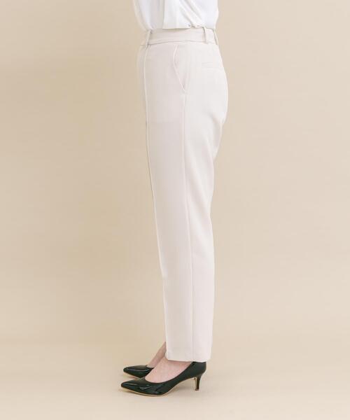 URBAN RESEARCH ROSSO WOMEN（アーバンリサーチ　ロッソ）の「『WEB/一部店舗限定』『SHORT/TALLサイズあり』ペプラムジレ+テーパードパンツ（セットアップ・レディース・ネイビー/ホワイト系その他/ブラック・38/SHORT/36/TALL）」の21枚目の写真